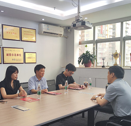 省人才交流協(xié)會陳進新會長蒞臨駿伯人力集團調(diào)研